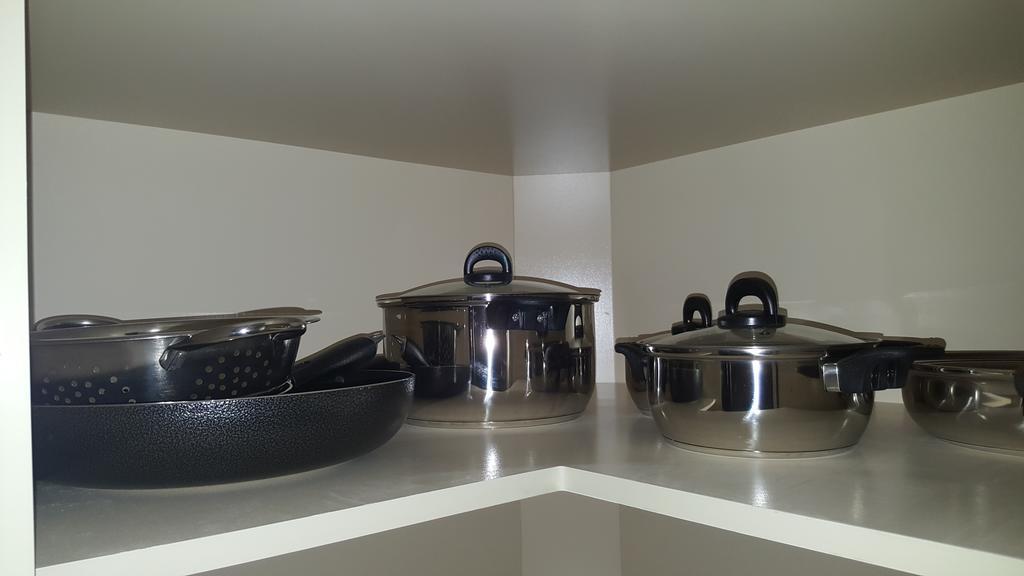 Apt 12, Executive Suites Ja - Palms Enfield Екстериор снимка
