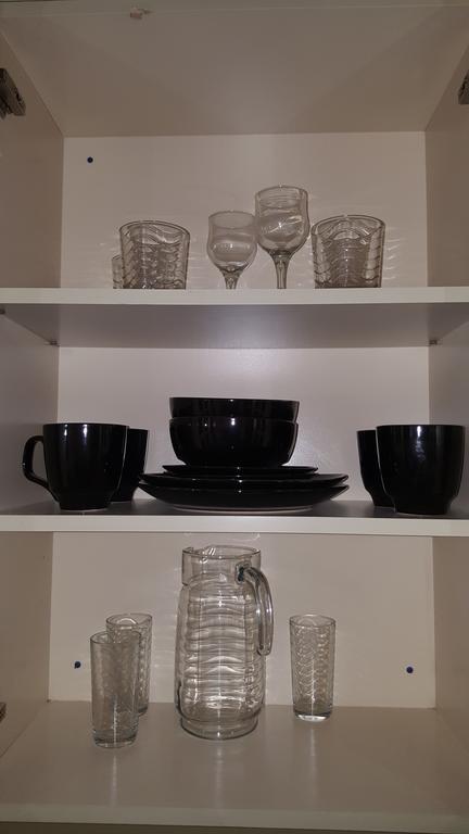 Apt 12, Executive Suites Ja - Palms Enfield Екстериор снимка