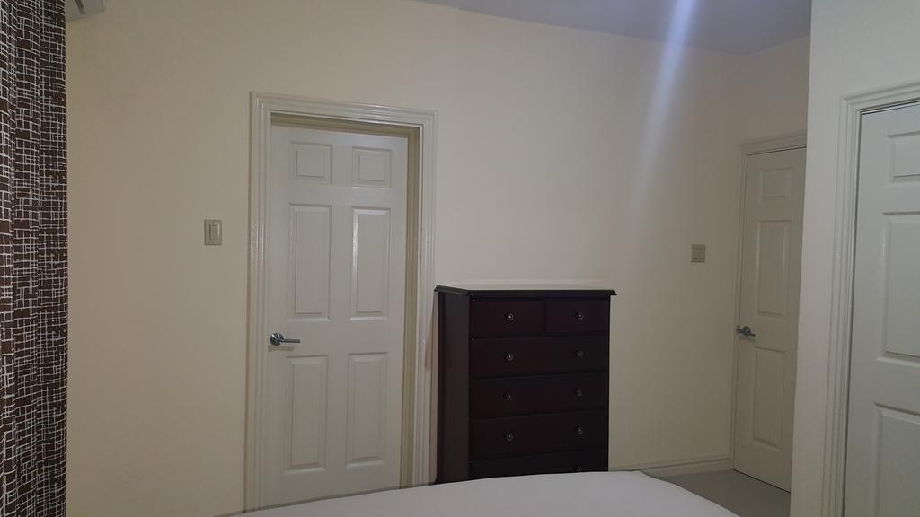 Apt 12, Executive Suites Ja - Palms Enfield Екстериор снимка