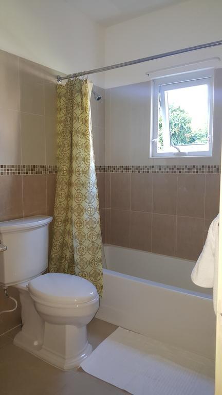 Apt 12, Executive Suites Ja - Palms Enfield Екстериор снимка