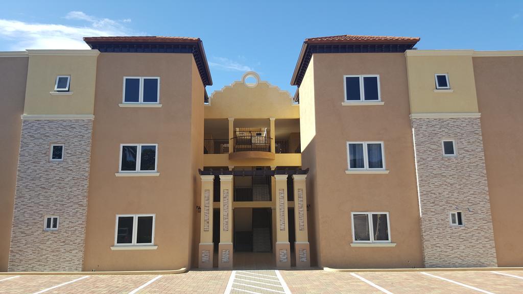 Apt 12, Executive Suites Ja - Palms Enfield Екстериор снимка